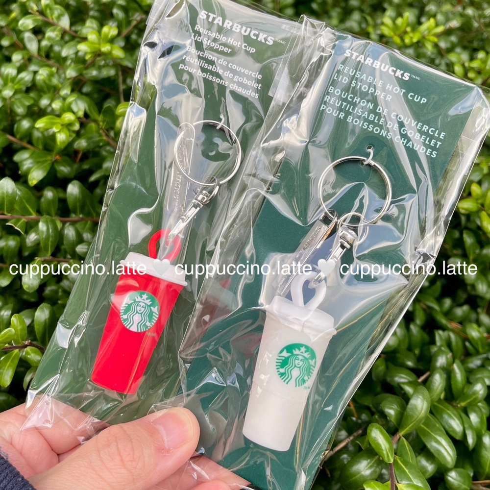 ❤️2 NWT☕️Starbucks Red & White Mini Silicone Hot Cup Stopper Keychain Charms